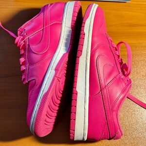 Nike Dunk Low Hyper Pink